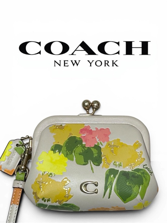 Coach Handbags - COACH RARE Kiss Lock Embossed Smooth Glovetanned Leather Wristlet